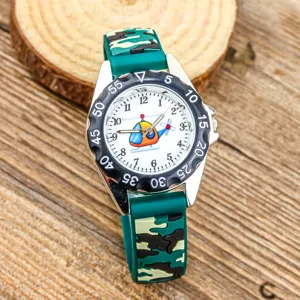 Montre camouflage pour enfants avec cadran hélicoptère, bracelet en silicone et quartz.