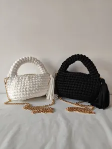 Handmade Woven Crossbody Bag For Women Macaron Contrast Color Crochet Handbag With Tassel Decoration Metal Chain Strap