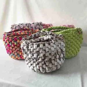 Handgemachte bunte Häkel-Stoff Eimer Tasche, lässige gewebte Schulter Umhängetasche für Damen.