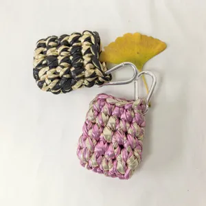 Custodia per cuffie all'uncinetto fatta a mano mini borsa intrecciata con moschettone elegante