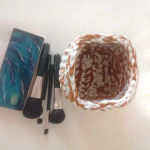 Sac de rangement maquillage crochet fait main, panier organisateur cosmétiques tricot.