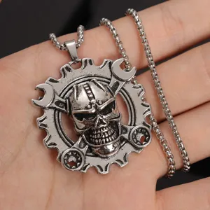 Collier pendentif crâne de mécanicien style punk avec clé et engrenage pour hommes, bijoux en métal.