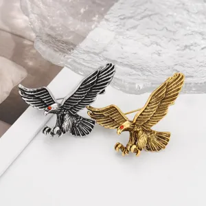 Set de broches aigle en metal retro avec yeux en strass pour costumes details vue