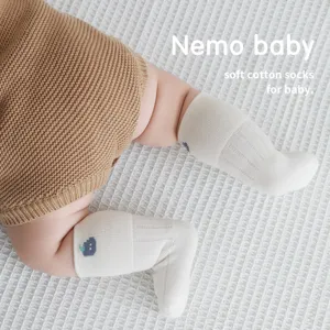 Chaussettes Mi-Tube en Coton pour Nouveau-Né Bébé Mignon Dessin Animé Broderie Douces Respirantes Socken Unisexe
