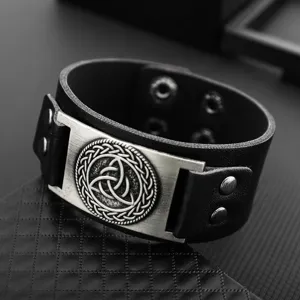 Pulsera de Cuero Ancha para Hombre Retro Punk Nudo Celta Ajustable Dije de Aleación Brazalete Gótico Cuero Sintético Joyería