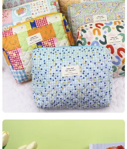Quilted cosmetic bag large capacity makeup organizer cute floral plaid toiletry pouch