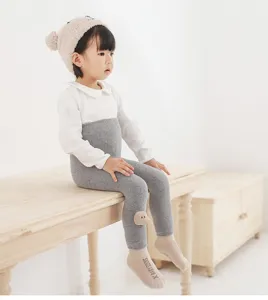 Niedliche dicke Babyleggings für Herbst Winter mit Cartoon Kniedekor, weiche Kinderstrumpfhose.