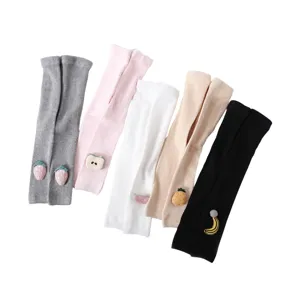 Jolis collants en coton pour bébé avec adorables patchs de fruits pour le printemps et l'automne.
