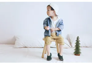 Bequeme Baby Sockenschuhe mit weichen Sohlen und atmungsaktiver Baumwolle für den Alltag.