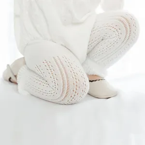 Leggings traforati bianchi per bambine, collant estivi traspiranti in rete per neonati.