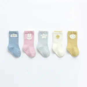 Nouveau-né chaussettes bébé peluche épaissies lot de cinq jolis motifs animés hiver confortables