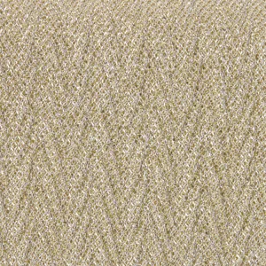 Gros plan sur la texture du tissu en maille métallique dorée pour sacs de soirée et accessoires.