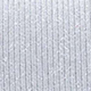 Vue détaillée de la matière en tissu texturé scintillant argenté pour pochette de soirée gros plan