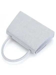 Élégante pochette de soirée argentée brillante pour femmes, sac à main de fête chic.