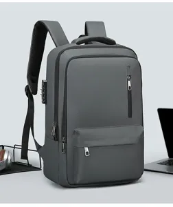 Vue détaillée du sac à dos d'affaires antivol avec port de charge USB et serrure sécurisée.