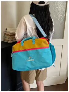 Borsa da viaggio colorata con tracolla, borsone sportivo leggero e multicolore per palestra