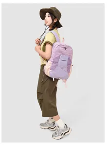 Leichter, farbiger Outdoor-Rucksack, süße Schultasche für Studenten und kompakter Freizeittagesrucksack.
