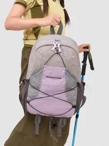 Leichter Outdoor-Rucksack für Damen, stilvoller Farbblock-Reiserucksack mit Netztasche.
