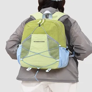 Leichter, farbblockierter Rucksack für Outdoor-Wandern, Schüler-Schultasche und Reise-Tagesrucksack.