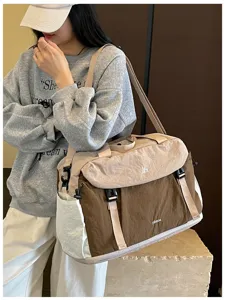 Grande borsa da viaggio sportiva con scomparto asciutto e umido per il fitness e viaggi.