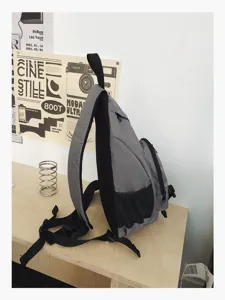 Waterdichte driehoekige crossbody sling rugzak voor fietsen buitensporten, casual grote tas.