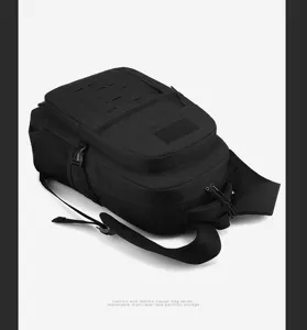 Detailansicht des multifunktionalen Outdoor Freizeit Reiserucksacks mit mehrschichtigem Stauraum.