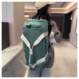 Grand sac à dos de voyage avec compartiment chaussures et séparation étanche, vert.