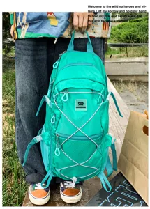 Outdoor Sport Rucksack mit grossem Volumen und leichtem Design, ideal fuer Reisen und Wandern.