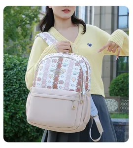 Sac à dos casual stylé avec motif d'ours mignon, grand cartable pour un usage quotidien.
