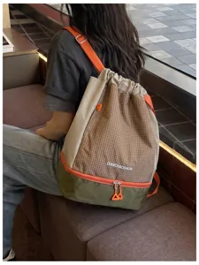 Modischer karierter Kordelzug Rucksack mit Farbblock, ideal fuer Sport, Fitness und Yoga.
