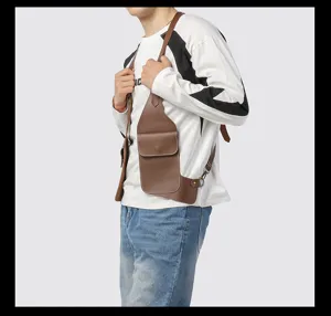 Detailansicht der Retro PU Leder Schulterholster Tasche, stylischer Outdoor Handy Halfter.