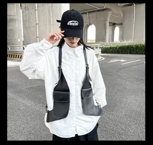 Modische PU Leder Gurt Brusttasche mit mehreren Taschen fuer Outdoor Streetwear Stil.