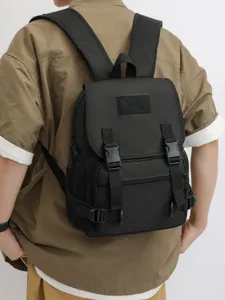 Schwarzer Taktischer Rucksack für Outdoor Sport, langlebiger wasserdichter Wanderrucksack.