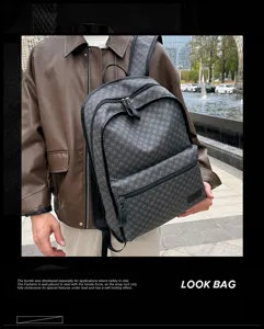 Mochila de viaje de negocios casual con elegante patrón de monograma y gran capacidad.