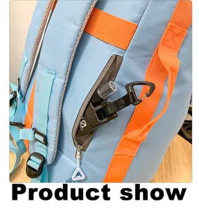 Détail de sac à dos de voyage colorblock avec grande capacité et poche de sport extérieure.