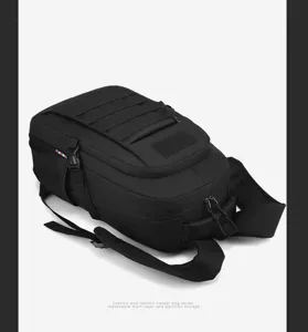 Multifunktionaler Outdoor Taktischer Rucksack mit grossem Stauraum und Faechern.