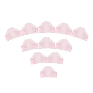 Pétalos de rosa de cinta de satén rosa para manualidades DIY y decoración de regalos.