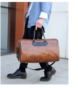 Herren PU Leder Reisetasche, grosse Kapazitaet Gepaecktasche fuer Sport und Business.