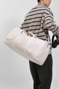 Große Reisetasche aus weißem PU Leder im Krokomuster, perfekt für Fitness und Reisen.