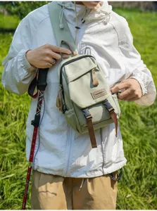 Freizeit Nylon Brusttasche fuer Damen und Herren, stilvoller Crossover Sling Rucksack Outdoor.