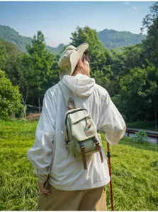 Lässige Nylon Sling Brusttasche für Damen und Herren, kontrastfarben für Outdoor Reisen.