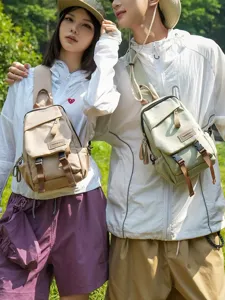 Modische Nylon Brusttasche für Damen und Herren, lässige Umhängetasche für den Alltag.