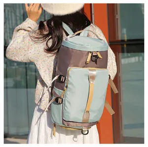Großer Reise-Rucksack mit Nass-Trocken-Trennung, ideal für Sport Fitness und Gebrauch.
