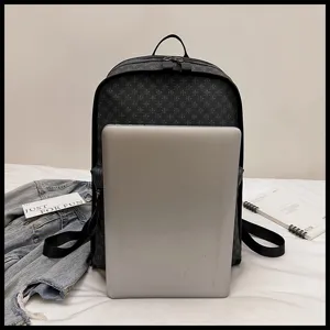 Mochila para portátil con estampado monograma clásico, gran capacidad viaje negocio bolso escolar.