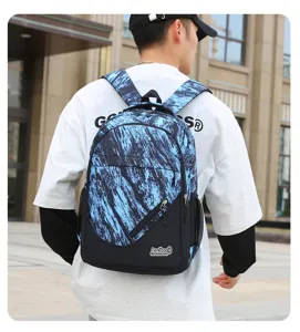 Lässiger blauer Rucksack mit abstraktem Print für Schüler, stylische große Schultasche.