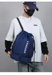Oxford-Stoff Sportrucksack Detail zeigt Kordelzugverschluss und grossen Stauraum Kapazitaet.