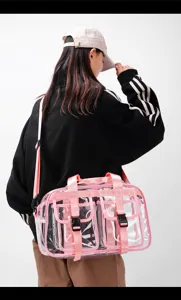 Transparente PVC Reisetasche für Damen, wasserdichte Handtasche mit großem Fassungsvermögen.