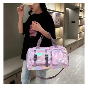 Glänzende, schimmernde Reisetasche mit Schuhfach und Nassfach für Sport und Fitness.