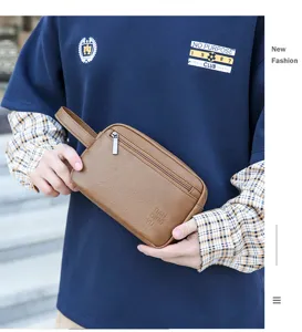 Borsa a mano da uomo in ecopelle marrone, pochette da viaggio con dettaglio cerniera lampo.