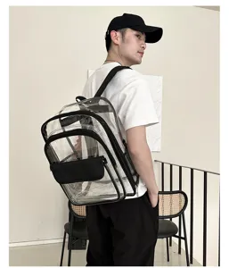 Transparenter PVC Rucksack fuer Alltag und Reisen, wasserdichter Schulranzen in schwarz.